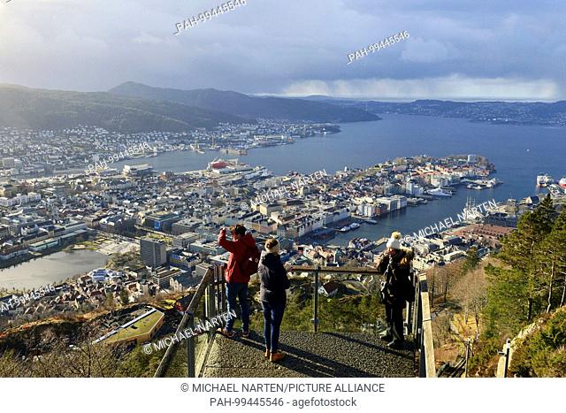 Viewing platform on the mountain Fløyen above the rooftops of the town Bergen a with view to the Norwegian landscape, 1 March 2017 | usage worldwide