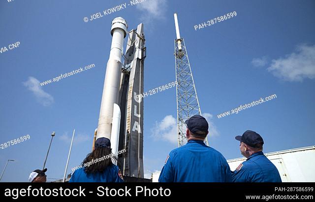 NASA astronauts Suni Williams, left, Barry ""Butch"" Wilmore, center, and Mike Fincke, right, watch as a United Launch Alliance Atlas V rocket with BoeingÕs...