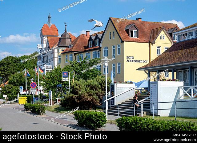 Germany, Mecklenburg-Western Pomerania, Baltic Sea, Baltic resort Kühlungsborn, promenade, spa house