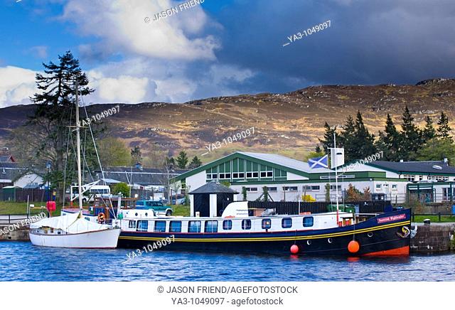 Scotland, Scottish Highlands, Fort Augustus  Tourist sight seeing barge moored on the Caledonian Canal in Fort Augustus
