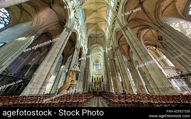 firo: 04.09.2023, geography, travel, country and people, cities, France, Amiens, capital of the Somme department, Notre Dame d'Amiens cathedral, Gothic church