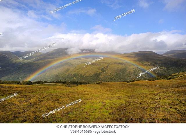 Great Britain, Scotland, West Highland Way, Kingshouse-Kinlochleven trail, Rainbow over Mamore mountains