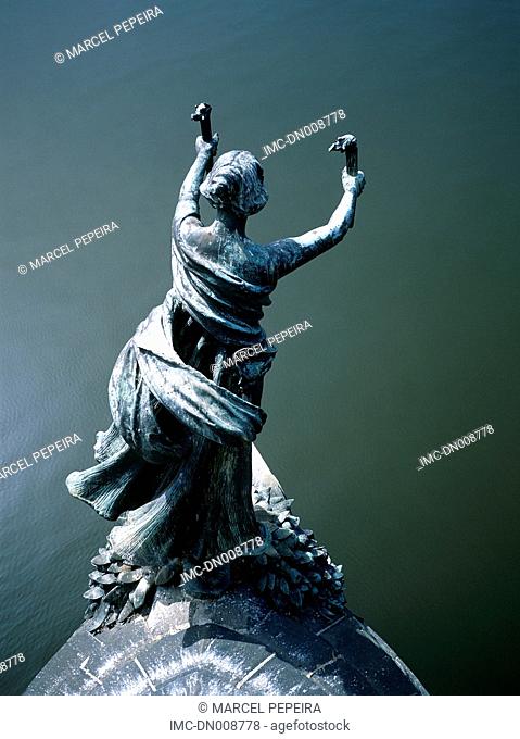Czech republic, Prague, statue overhanging Vltava river