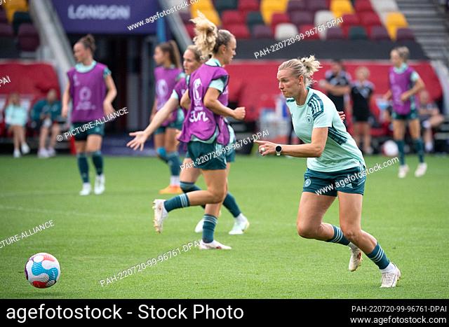 20 July 2022, Great Britain, London: Soccer: national team, women, European Championship 2022, before the quarterfinal Germany vs