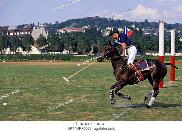 POLO PLAYER, DEAUVILLE RACE TRACK, CALVADOS 14, NORMANDY, FRANCE