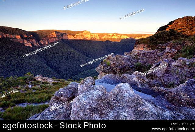 Pierces Pass looking over the Grose Valley, Blue Mountains, just after sunrise