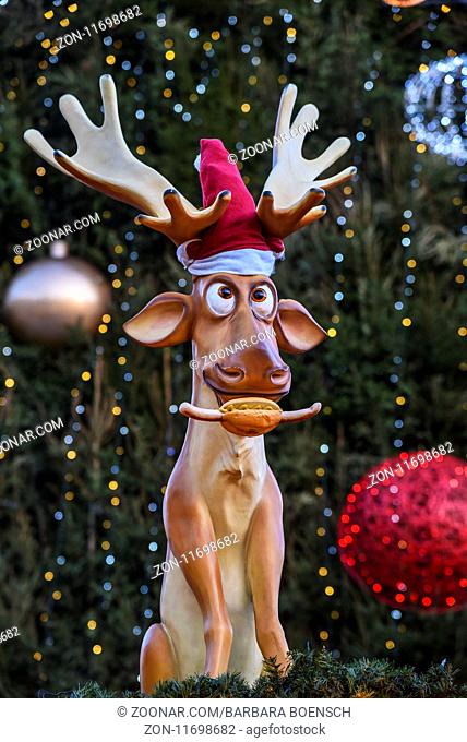 Figure of an elk, christmas market, Dortmund, North Rhine-Westphalia, Germany, Europe, Elch, Figur, Weihnachtsmarkt, Dortmund, Nordrhein-Westfalen, Deutschland