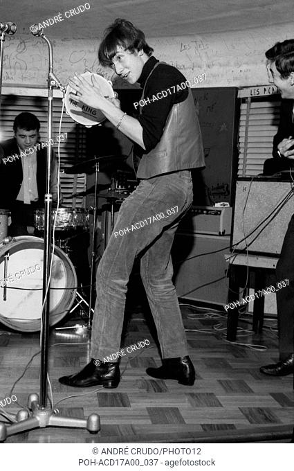 French singer Ronnie Bird on the stage of the Golf-Drouot in Paris in 1964. Photo André Crudo