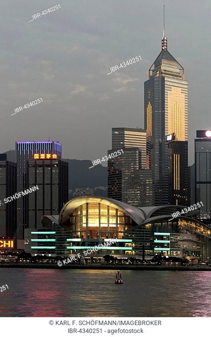 Skyline with Hong Kong Convention and Exhibition Center and skyscraper Central Plaza, twilight, Wan Chai district, Hong Kong Island, Hong Kong, China