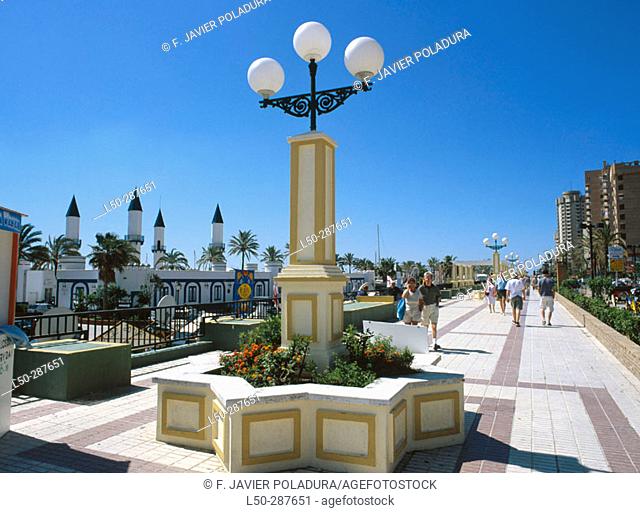 Promenade, seafront. Fuengirola, Costa del Sol. Málaga province, Spain