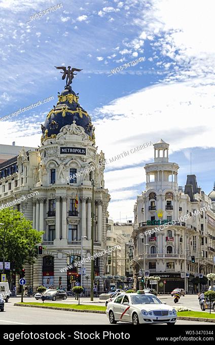 In summer Madrid is filled with tourist to visit its streets, in this case: the French-inspired Metropolis building located at the corner of Alcala street with...
