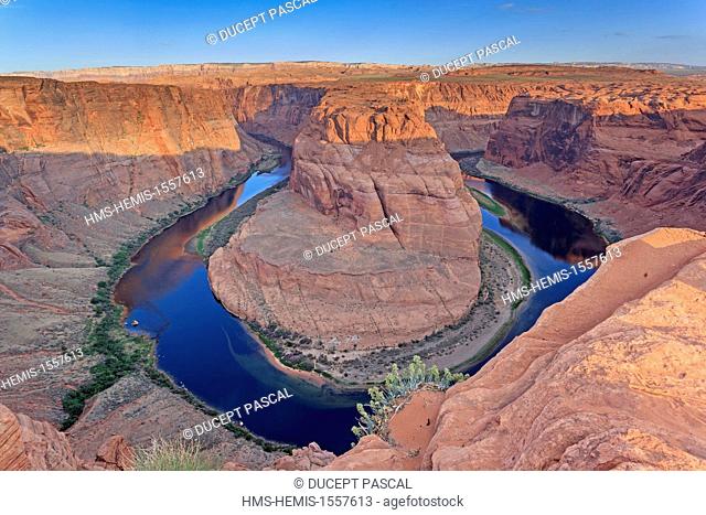 United States, Arizona, Glen Canyon National Recreation Area near Page, Horseshoe Bend overlook and the Colorado river at sunrise