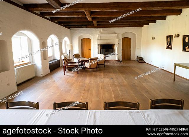 20 December 2021, Lower Saxony, Ebstorf: The fireplace room in the Ebstorf monastery. The Advent season in the monasteries has been very contemplative