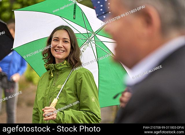 08 July 2021, Rhineland-Palatinate, Boppard: Anne Spiegel (Grüne), Minister for the Environment of Rhineland-Palatinate, informs herself about measures...