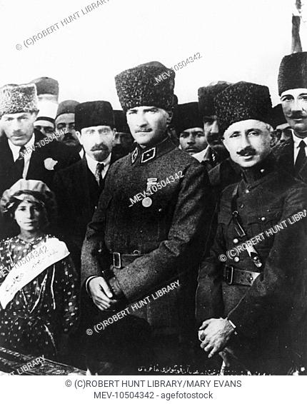 Mustafa Kemal Atatürk Rozeti Épinglette en Or Turquie Yannick Dügün 