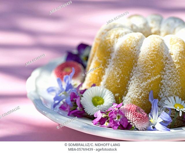 Gugelhupf (cake) with blossoms, detail