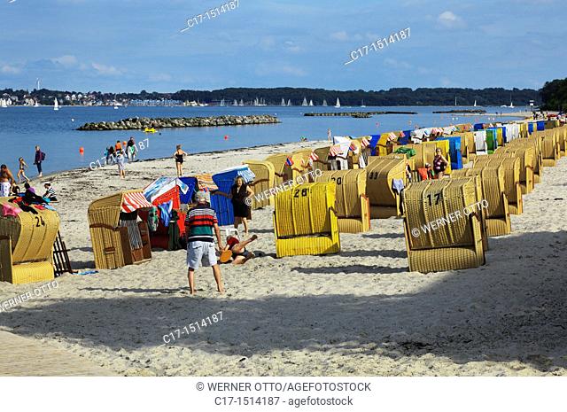 Germany, Kiel, Kiel Fjord, Baltic Sea, Schleswig-Holstein, Kiel-Schilksee, bathing beach Schilksee, beach chairs, people, tourists