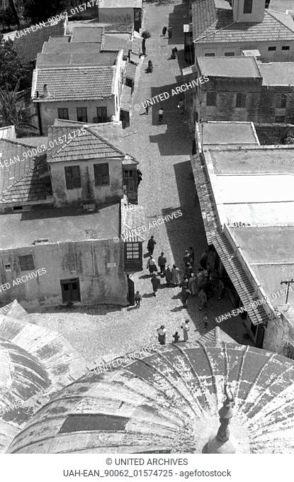 Griechenland, Greece - Blick von einem Minarett über das Altstadtviertel von Delos, Griechenland, 1950er Jahre. View from a minaret over the old city of Delos