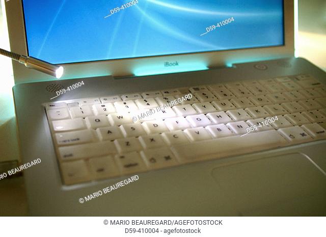 Macintosh ibook laptop PC