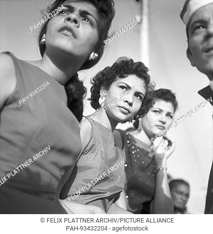 Young spectators, Barranquilla (Atlantico), Colombia, 1958. | usage worldwide. - Barranquilla (Atlantico)/Colombia