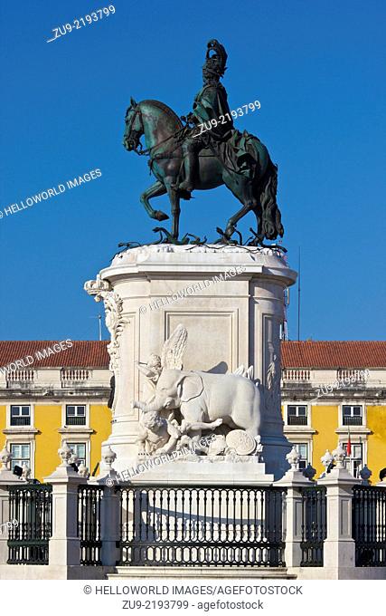 Bronze Dom Jose 1 equestrian statue by Machado do Castro in elegant Praca Do Comercio, Lisbon, Portugal, western Europe