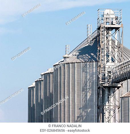 Storage facility and drying of cereals, silos and towers drying