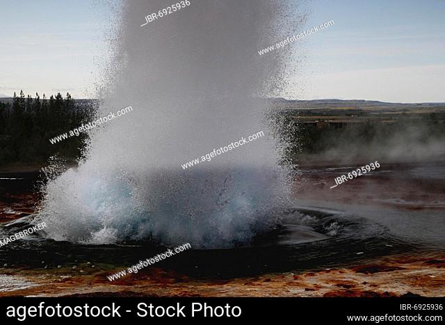 Geyser, hot spring, eruption, bubble, eruption, water fountain, Strokkur, Haukadalur, geothermal area, Golden Circle, South West Iceland, Iceland, Europe