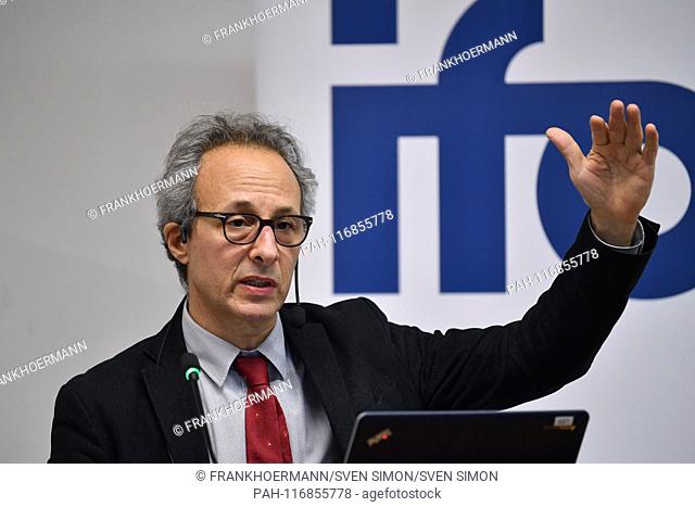 Giuseppe Nicoletti (Head of the Department of Structural Analysis in the OECD Department of Economics), single image, single image, portrait, portrait, portrait