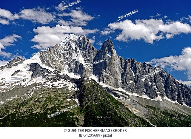 Aiguille Verte peak and Aiguille du Dru, Chamonix, Savoie Alps, Haute Savoie, France