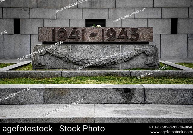04 May 2020, Berlin: Memorial stone at the Soviet memorial in Treptow Park. Completed in May 1949, the memorial was built by order of the Soviet troops to...