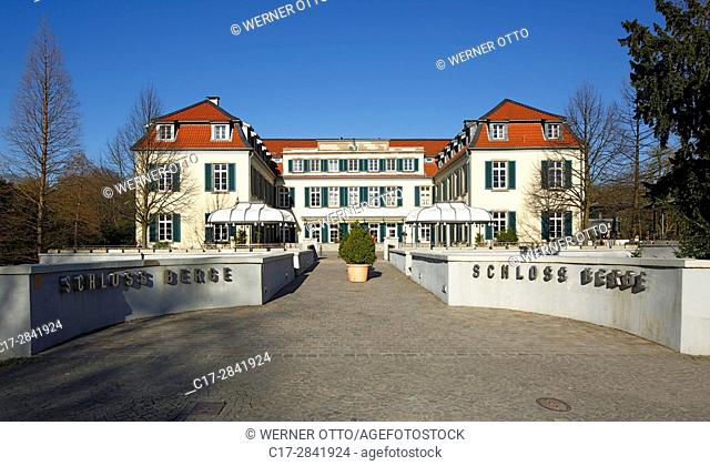 Germany, Gelsenkirchen, Ruhr area, Westphalia, North Rhine-Westphalia, Gelsenkirchen-Buer, Berge Castle, moated castle, hotel, restaurant, entrance, classicism