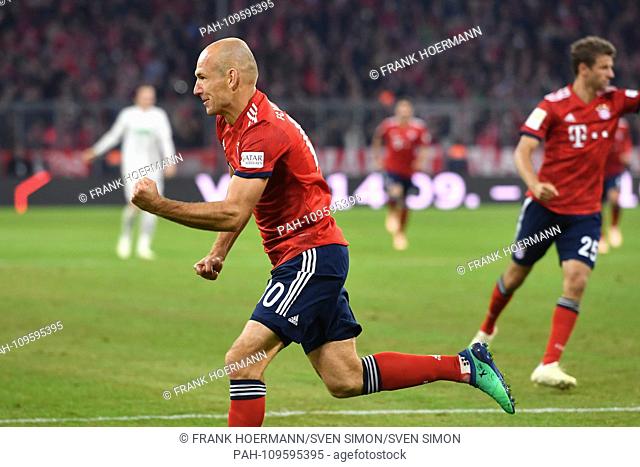 goaljubel Arjen ROBBEN (Bayern Munich) after goal to 1-0, jubilation, joy, enthusiasm, action. Football 1. Bundesliga, 5