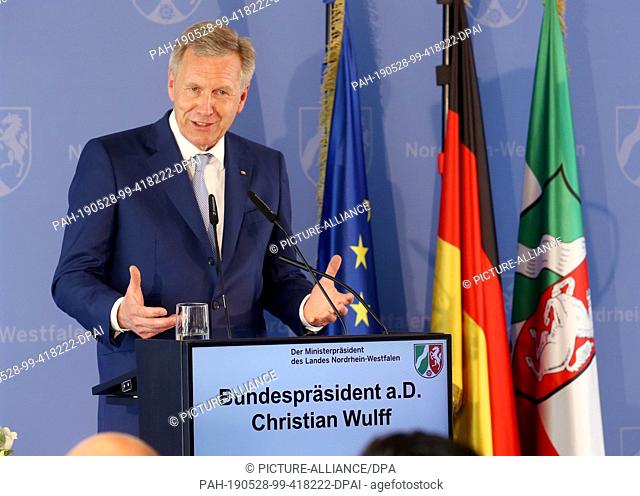 28 May 2019, North Rhine-Westphalia, Duesseldorf: Former Federal President Christian Wulff addresses the guests at the award ceremony of the first Mevlüde Genç...
