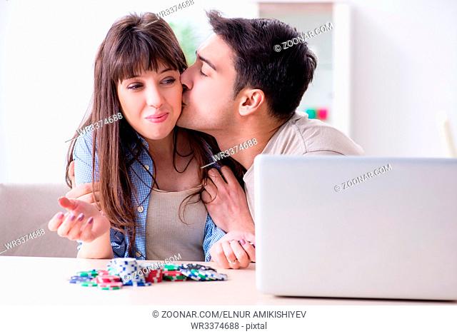 Couple wnning money in online casino