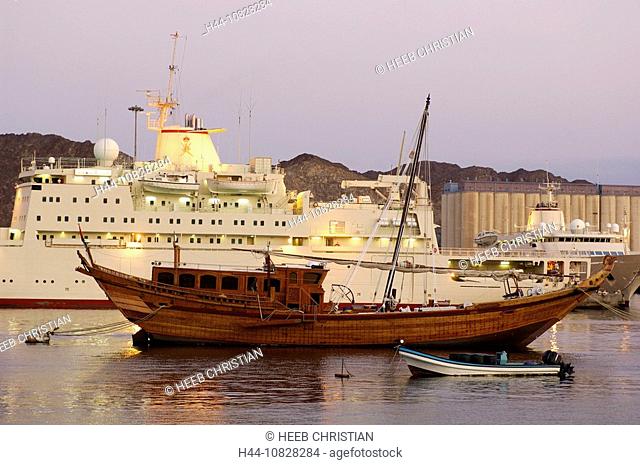 harbor, port, ship, ships, boats, mood, sea, coast, dusk, twilight, Muttrah, courage yard, Maskat, Muscat, Oman, Arabi