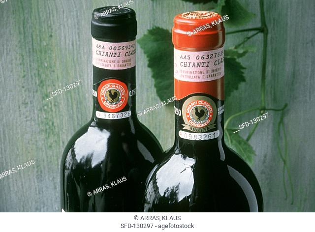 Guarantee of origin on bottle necks of two Chianti Classici