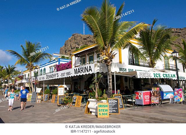 Street café in Las Palmas, Grand Canary, Canary Islands, Spain