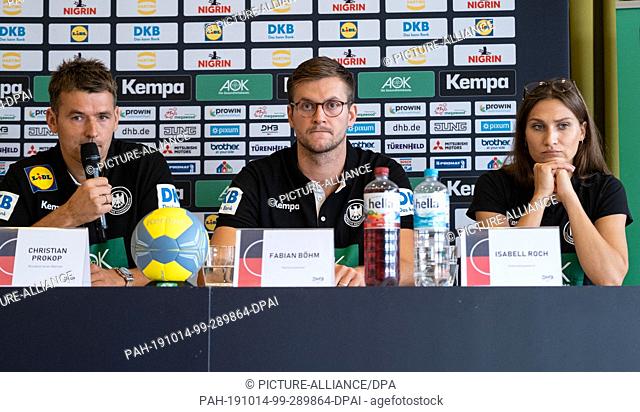 14 October 2019, Lower Saxony, Hanover: The national coach of the national handball team, Christian Prokop (l-r), the national handball player