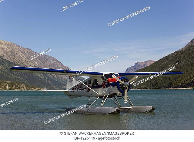 Taxiing, legendary de Havilland Canada DHC-2 Beaver, float plane, bush plane, near historic Bennett, Lake Bennett, Chilkoot Pass, Chilkoot Trail