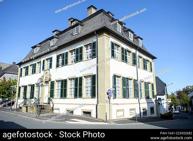 The historic house ‚Sauvigny‘ next to the market square in the citycenter of Brilon (Germany), 19 September 2020. - Brilon/Nordrhein-Westfalen/Deutschland