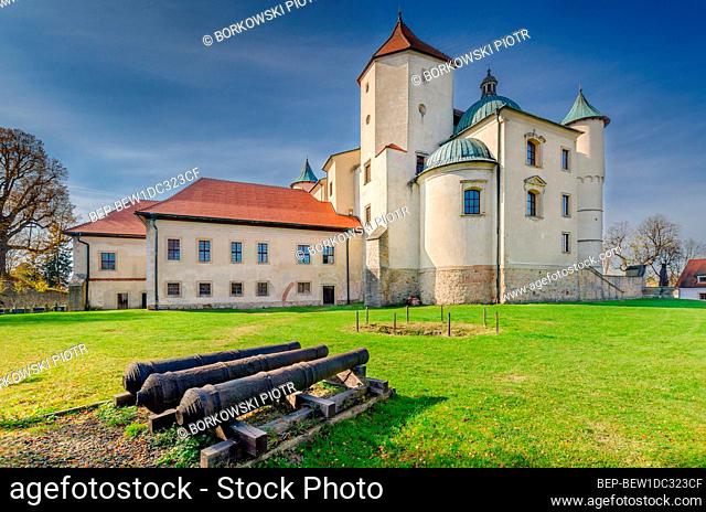 STARY WISNICZ, LESSER POLAND PROVINCE, POLAND: 14th cent. Kmita / Lubomirski castle