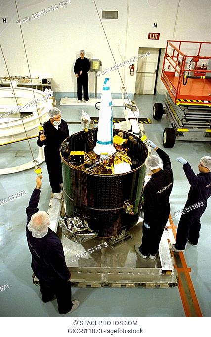 12/09/1997 --- NASA's Lunar Prospector is taken out of its crate at Astrotech, a commercial payload processing facility, in Titusville, Fla