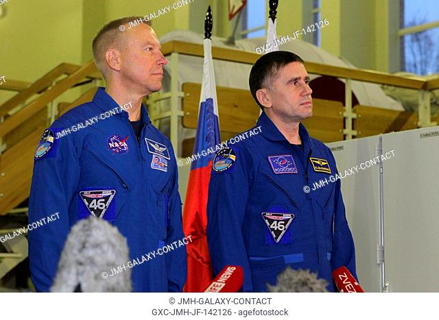 At the Gagarin Cosmonaut Training Center in Star City, Russia, Expedition 46-47 prime crewmembers Tim Kopra of NASA (left) and Yuri Malenchenko of the Russian...