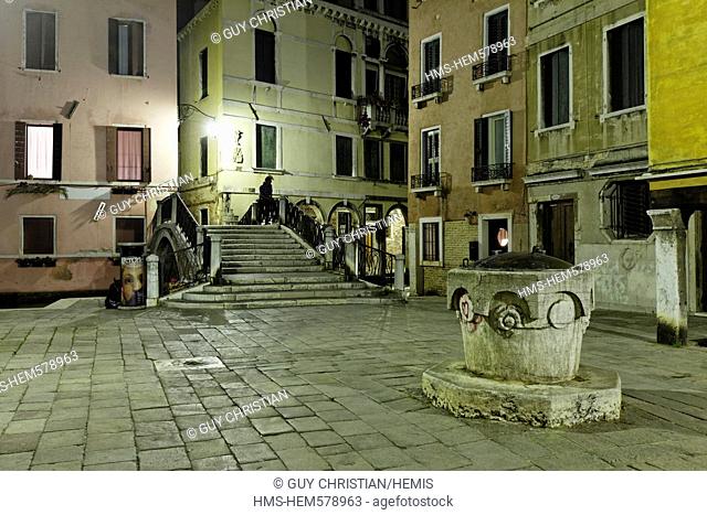 Italy, Veneto, Venice, listed as World Heritage by UNESCO, Cannaregio district at night
