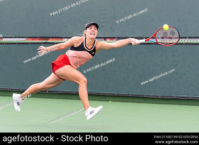 07 October 2021, US, Indian Wells: German tennis player Angelique Kerber trains at the WTA tournament in Indian Wells. Photo: Maximilian Haupt/dpa