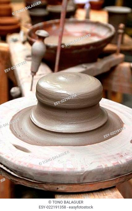 clay pottery stoneware potter wheel ceramics handcrafts