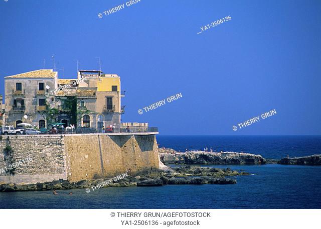 Italy, Sicily, Siracusa city, Ortigia island, houses front of sea, via Eolo street