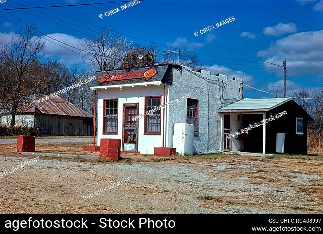 Bill's Gas, Phelps, Missouri, USA, John Margolies Roadside America Photograph Archive, 1979