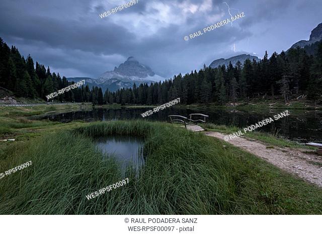 Italy, Alps, Dolomite, Lago d'Antorno, Parco Naturale Tre Cime, thunderbolt