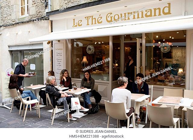 France, Morbihan, Gulf of Morbihan, Vannes, Le The Gourmand Tea room in Rue des Vierges